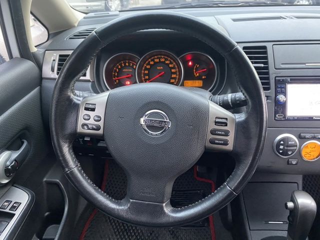 Nissan Tiida  第11張相片