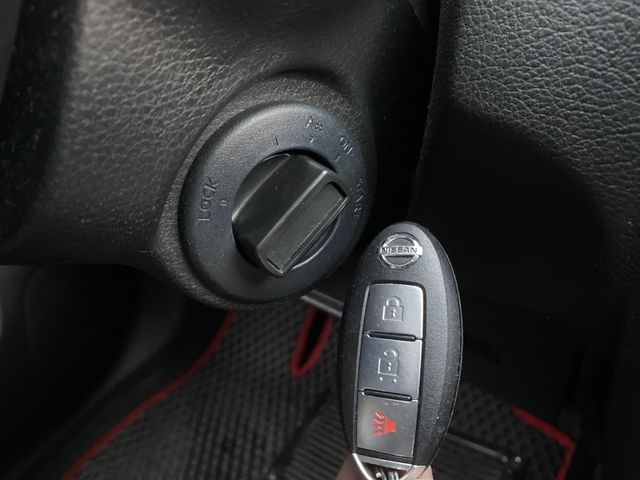 Nissan Tiida  第13張相片