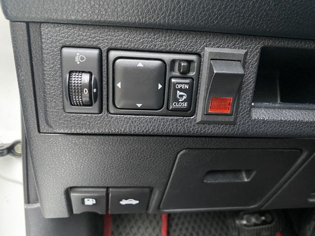 Nissan Tiida  第15張相片