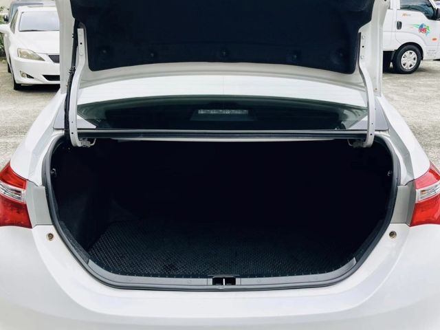 Toyota ALTIS  第15張相片
