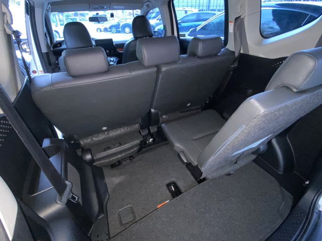 Toyota SIENTA  第11張相片