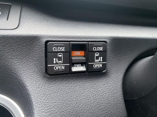 Toyota SIENTA  第18張相片