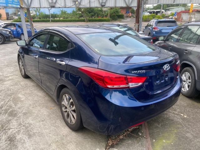 Hyundai Elantra  第3張相片
