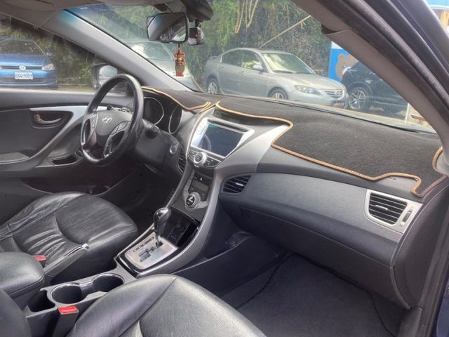 Hyundai Elantra  第7張相片