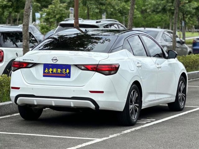 2024 Sentra 1.6 尊爵智駕版 全車原版原漆 原廠保養保固中  第3張相片