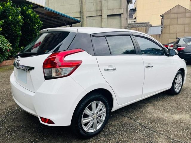 2014 Yaris 1.5 免鑰匙 僅跑8萬  第3張相片
