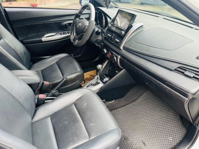 2014 Yaris 1.5 免鑰匙 僅跑8萬  第5張相片