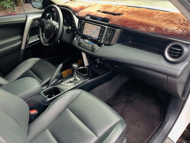 2015 Rav4 2.0 頂級款  免鑰匙 摸門  第5張相片