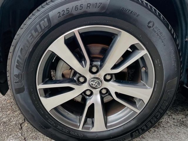 2015 Rav4 2.0 頂級款  免鑰匙 摸門  第10張相片