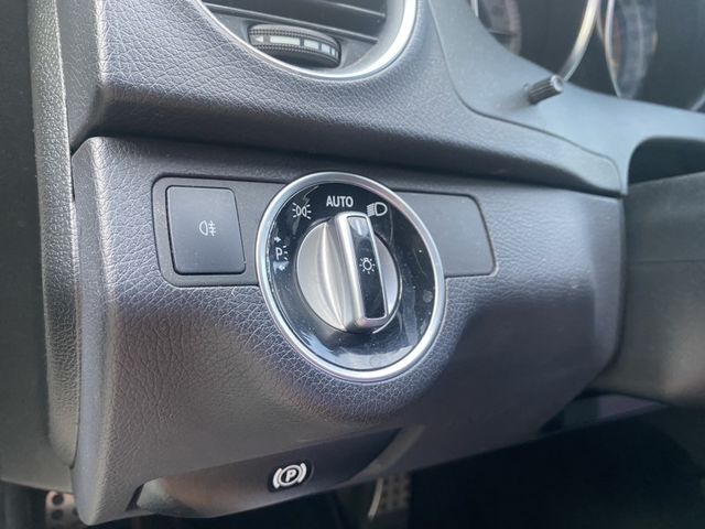 2011 W204 C250 僅跑9萬 1.8渦輪 省油省稅  第13張相片
