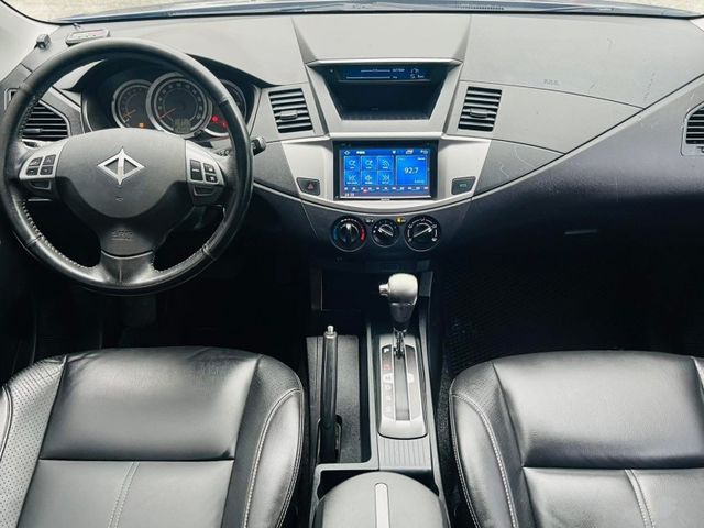 Mitsubishi Zinger  第8張相片