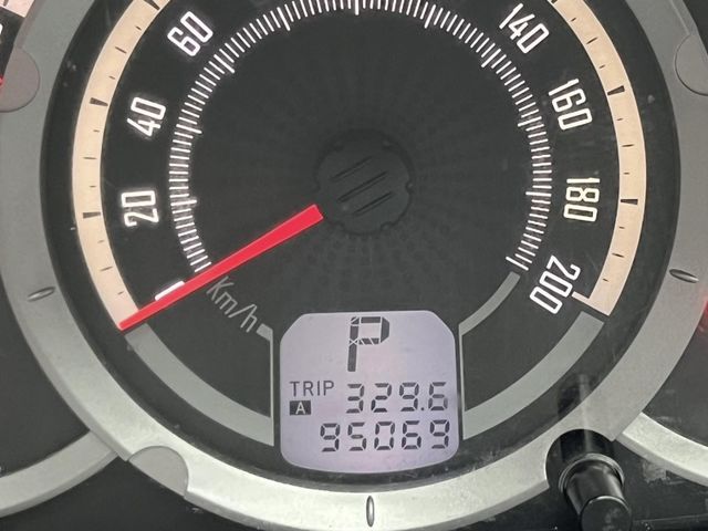 Mitsubishi Zinger  第9張相片