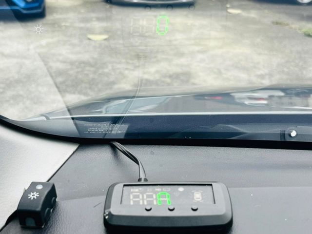 Mitsubishi Zinger  第12張相片