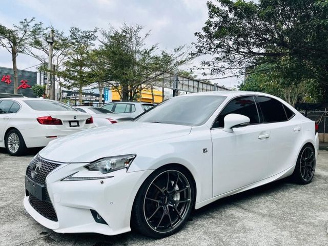 Lexus IS  第4張相片