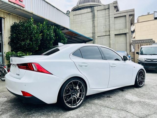 Lexus IS  第5張相片