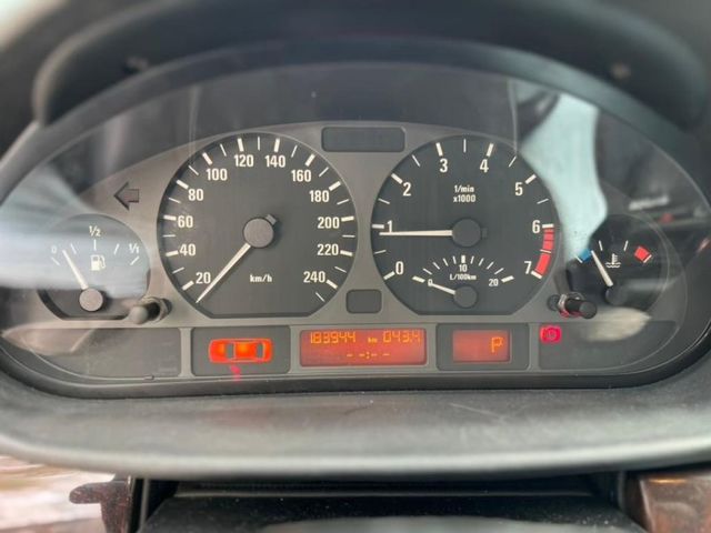 BMW/ 寶馬 318i  第4張相片