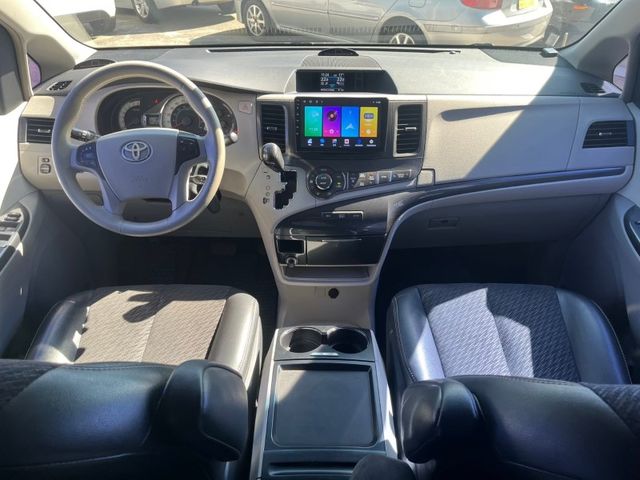 Toyota Sienna  第8張相片