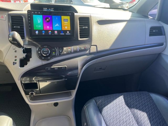 Toyota Sienna  第9張相片