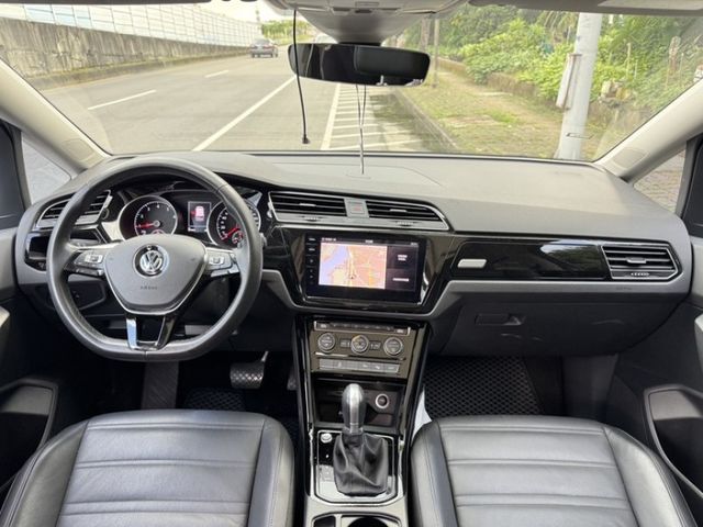 2018 TOURAN R-LINE  第6張相片