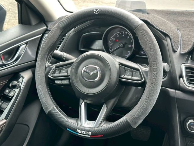 Mazda Mazda3  第8張相片