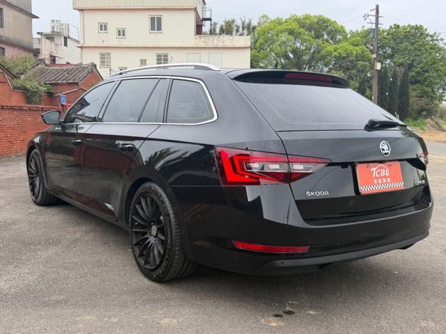 Skoda Superb  第7張相片
