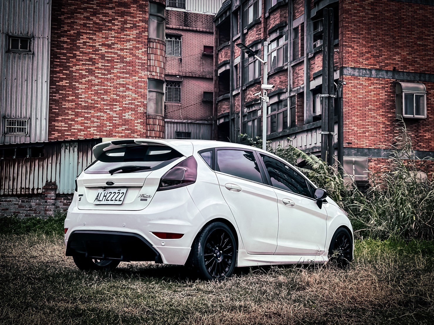 2014 Ford  Fiesta 省油 省稅 1.0 動力十足  第2張相片