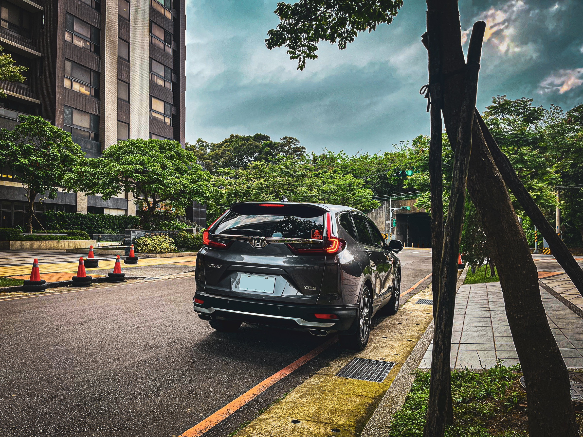 2020 本田 CRV Vti-S 跟車 Keyless 電尾門 內外極新 1.5  第2張相片