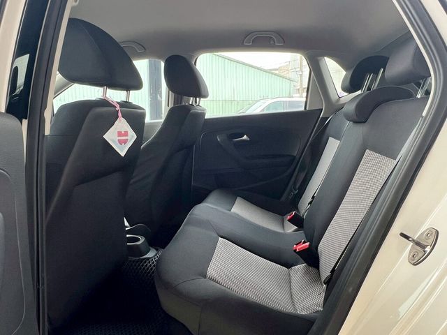 VOLKSWAGEN福斯 POLO  第7張相片