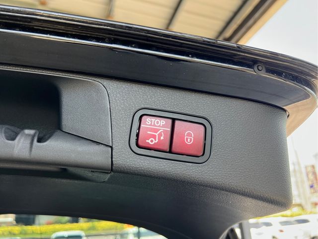 M-BENZ賓士 C300  第16張相片