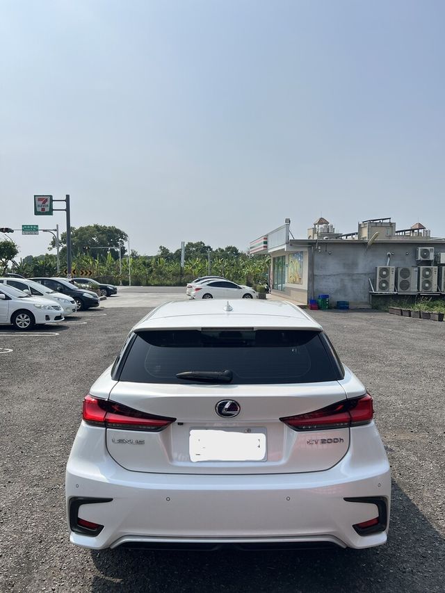 LEXUS凌志 CT200H  第3張相片
