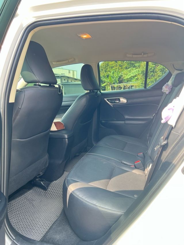 LEXUS凌志 CT200H  第6張相片