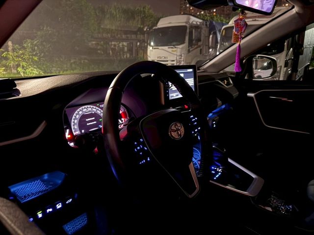 TOYOTA豐田 RAV4  第3張相片