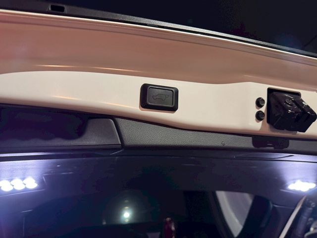 TOYOTA豐田 RAV4  第6張相片