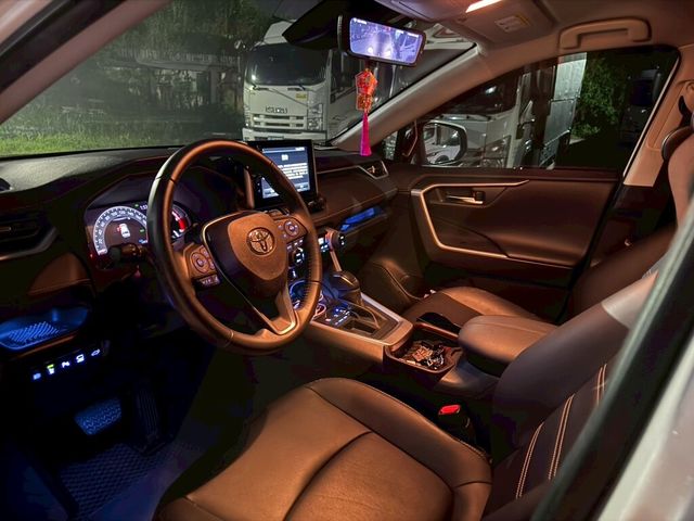 TOYOTA豐田 RAV4  第8張相片