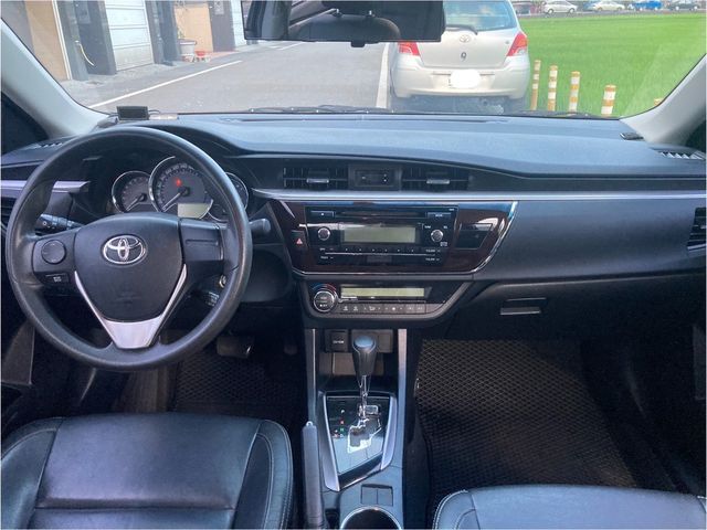 TOYOTA豐田 ALTIS  第3張相片
