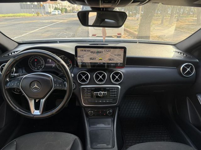 M-BENZ賓士 A180  第6張相片