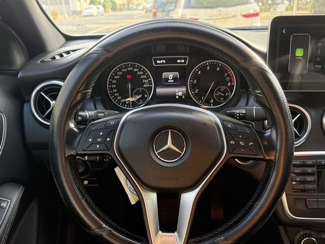 M-BENZ賓士 A180  第7張相片