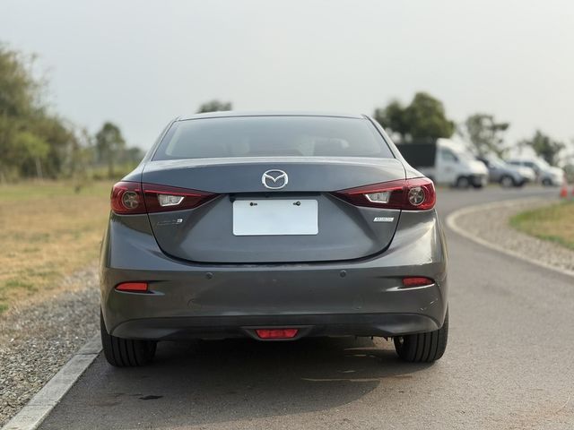MAZDA馬自達 MAZDA 3  第4張相片