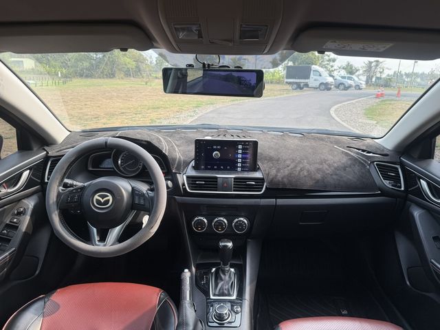 MAZDA馬自達 MAZDA 3  第6張相片