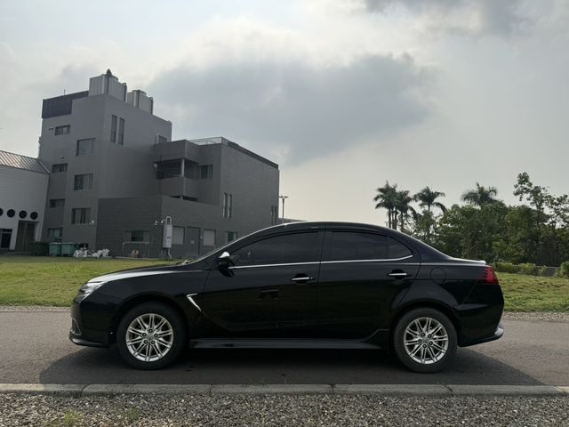 MITSUBISHI三菱 GRUNDER  第3張相片