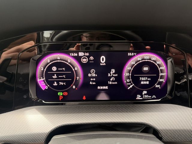 VOLKSWAGEN福斯 GOLF R  第4張相片