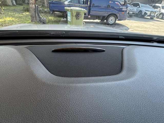 0975638603 林先生 僅跑12萬多柴油快播定速全景 4 WD 藍芽通訊  第9張相片