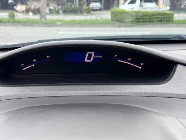 0975638603林先生 美容準備中 僅跑10萬公里頂級版換檔撥片 天窗電動後視鏡恆溫空調  第9張相片