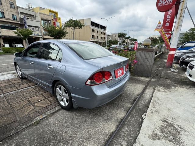 0975638603林先生 美容準備中 僅跑10萬公里頂級版換檔撥片 天窗電動後視鏡恆溫空調  第11張相片