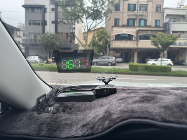 0975492705林先生僅跑3萬頂級空力套件360環璟  頂級版  第8張相片