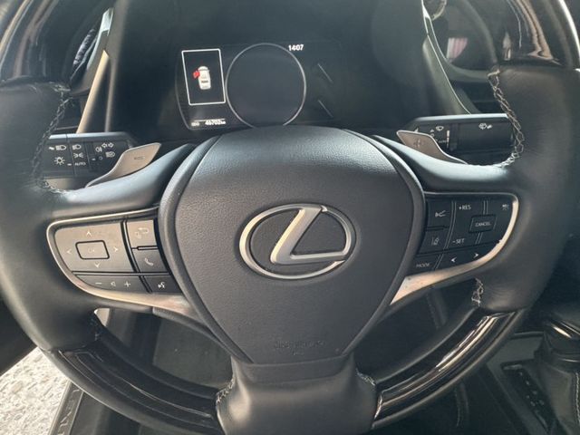 0975492705林先生藍芽盲點免like電動尾門雙電動座椅店內開價：125.8萬網路優惠：112.8萬  第4張相片