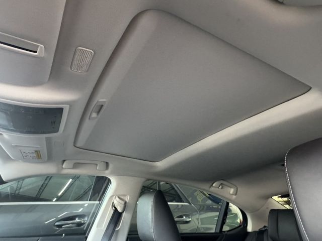 0975492705林先生藍芽盲點免like電動尾門雙電動座椅店內開價：125.8萬網路優惠：112.8萬  第5張相片