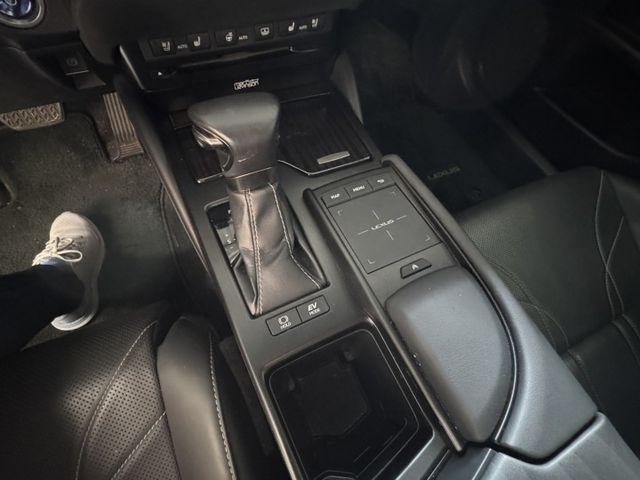 0975492705林先生藍芽盲點免like電動尾門雙電動座椅店內開價：125.8萬網路優惠：112.8萬  第7張相片