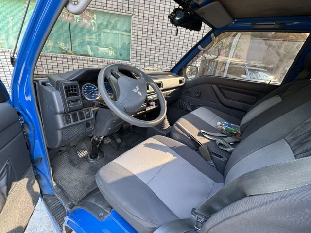 0975492705 林先生僅跑7萬多原廠保養 升降尾門  第3張相片