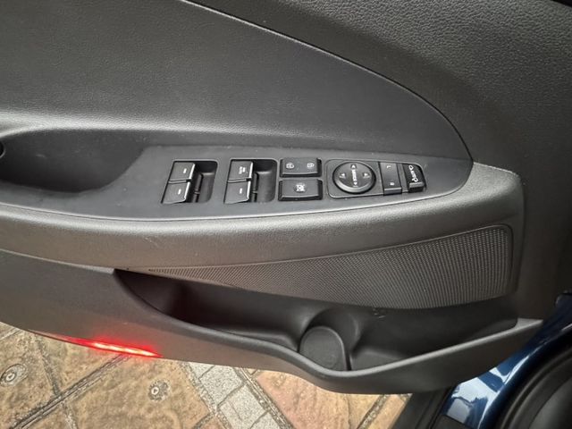 0975492705林先生 數位電視 倒車影像 藍芽盲點電動 椅子 恆溫空調  第9張相片
